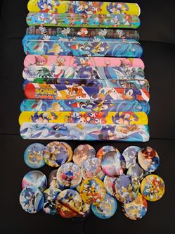 Sonic the hedgehog Snap on Bracelets and Buttons lot of 48