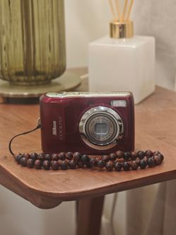 Nikon Coolpix L20 Digital Camera