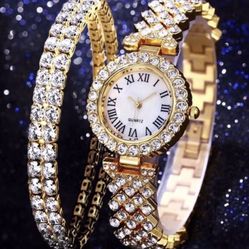 *VALENTINES GIFT* ❤️ Luxury Crystal Roman Numeral Watch With  Bracelet  *See My Other 800 Items*