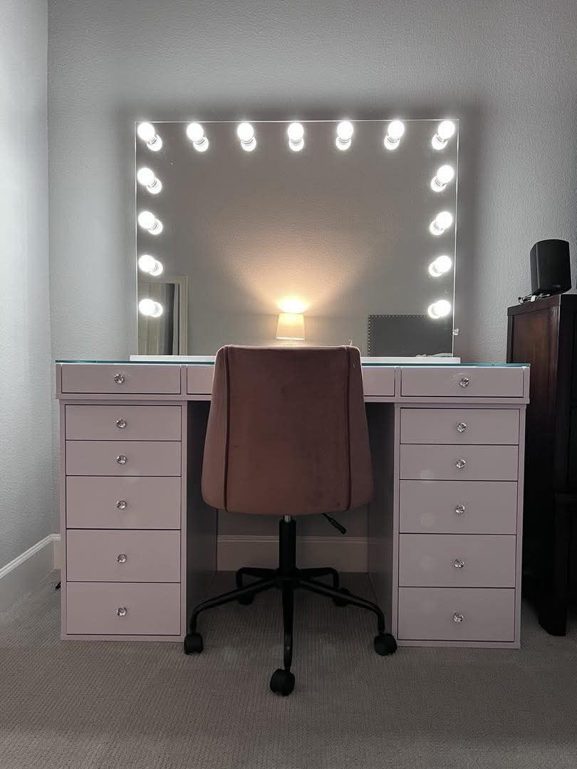 Impressions Vanity