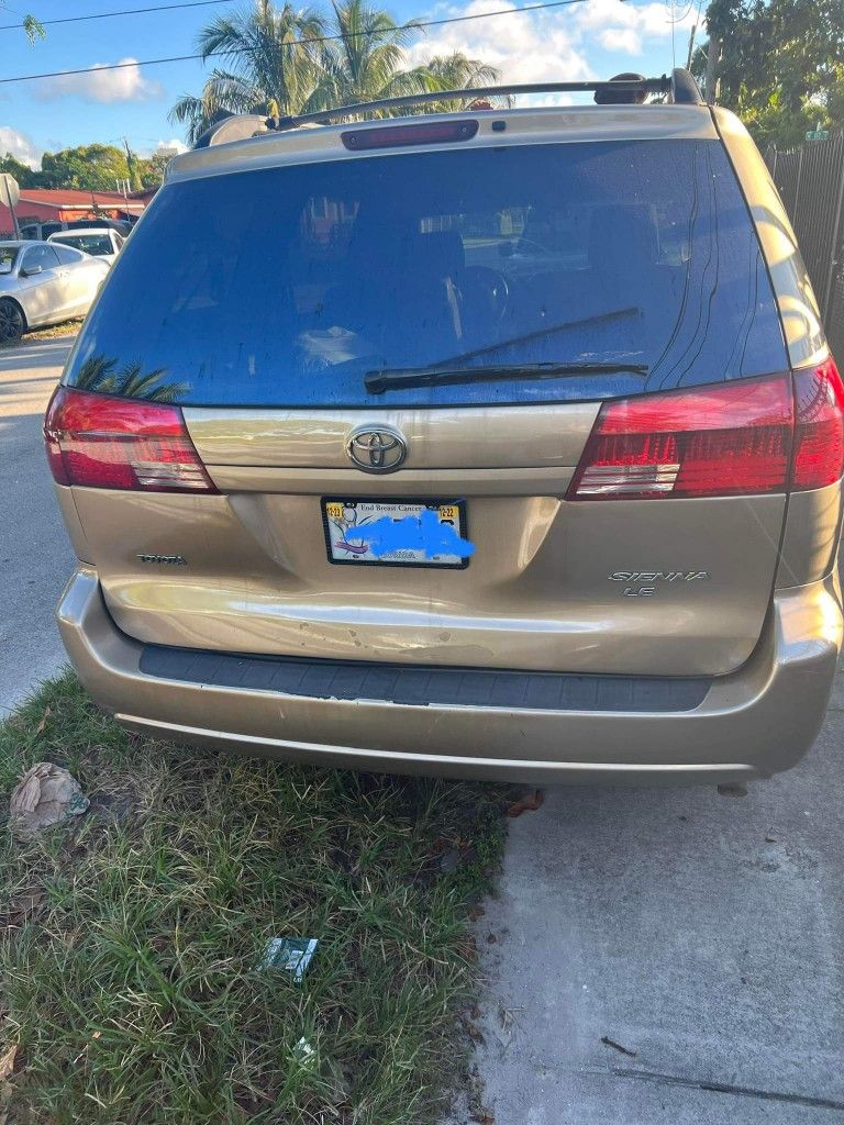 2005 Toyota Sienna
