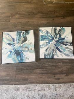 2 pieces of wall art