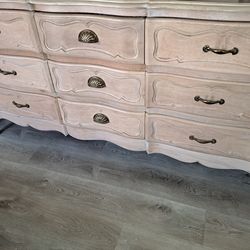 Dresser Set