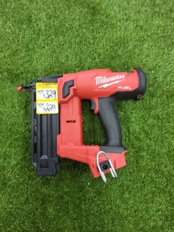 MILWAUKEE M18 FUEL 18-Volt Lithium-Ion Brushless Cordless Gen II 18-Gauge Brad Nailer (Tool Only!)