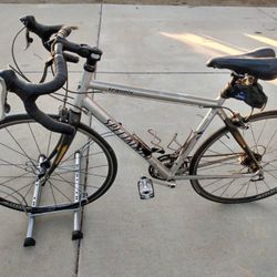 Man Specialized Sequoia Bicycle 
