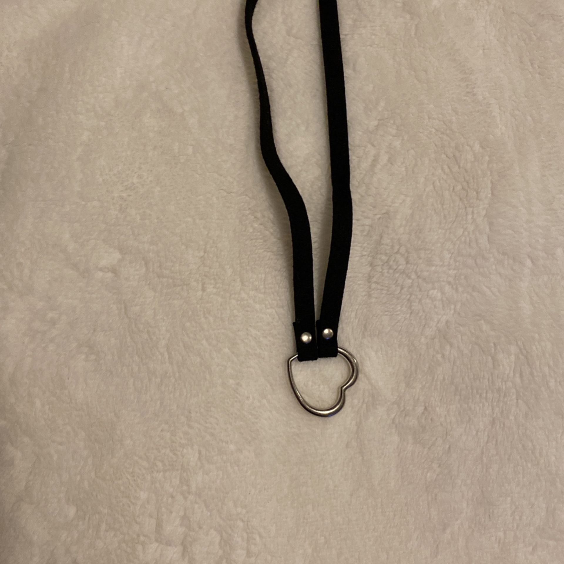 New Heart Choker Necklace