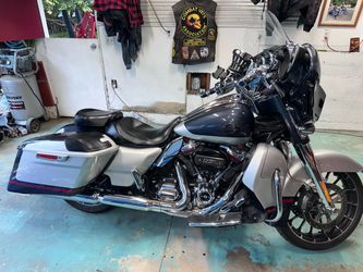 2019 Harley CVO street glide