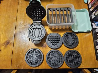 Dash Multi-Plate Mini Waffle Maker with Removable Plates and Storage Case
