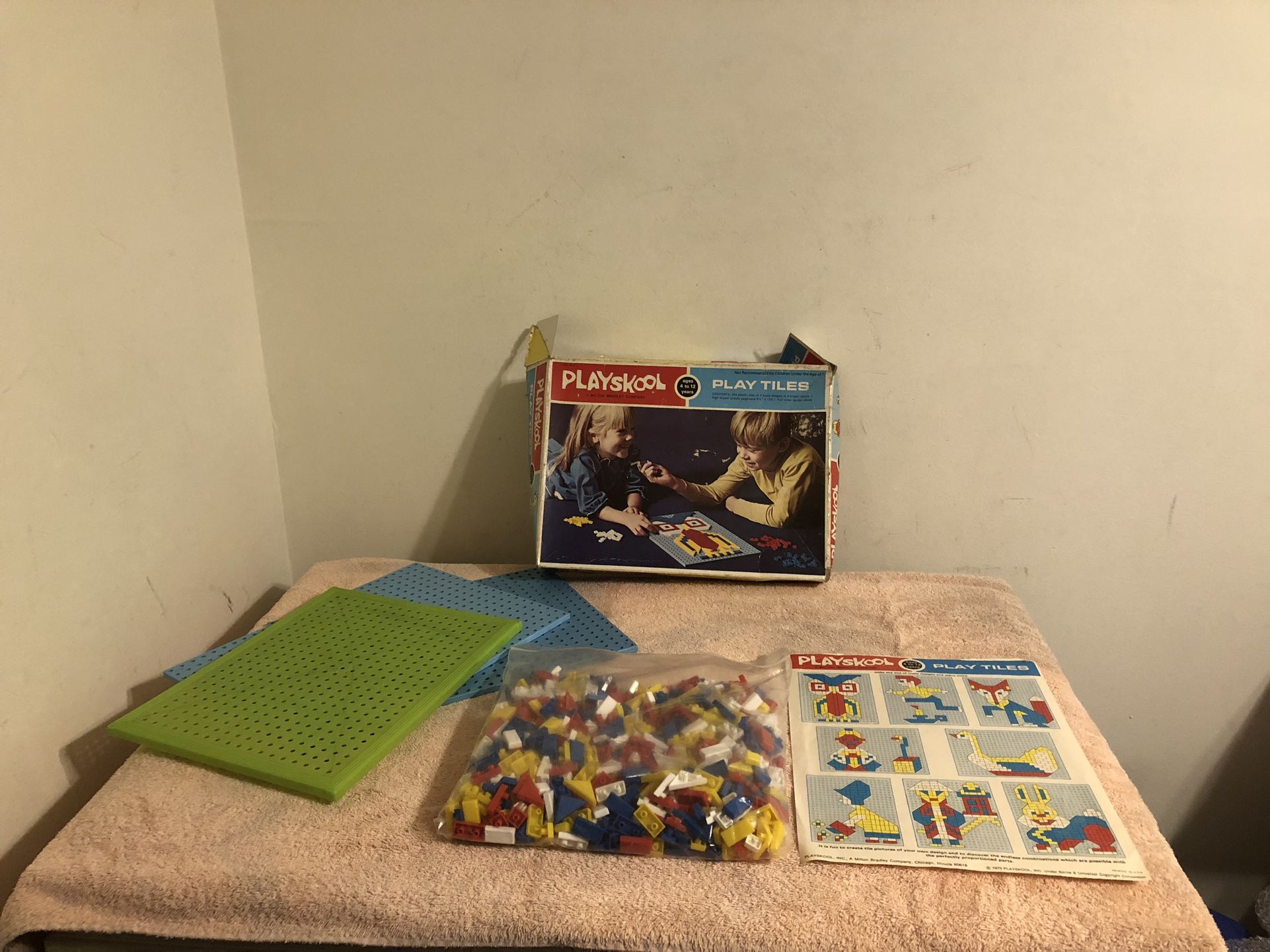 Vintage 1970 Playskool Play Tiles Complete With Color Design Sheet 714 Tiles