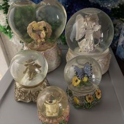Snow Globes 