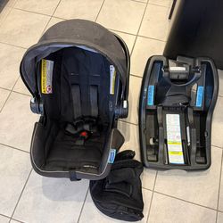 Graco Infant Carrier Car Seat & Base