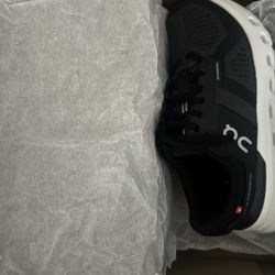 Brand new In box On Women Cloud Runner 2 shoes