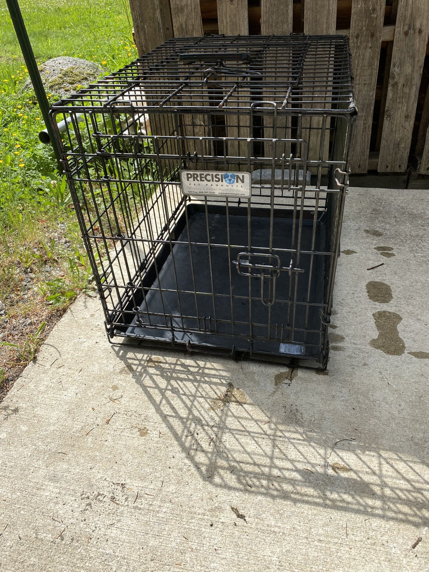 Dog Crate - Small (24” L X 16.5” W X 19” H)