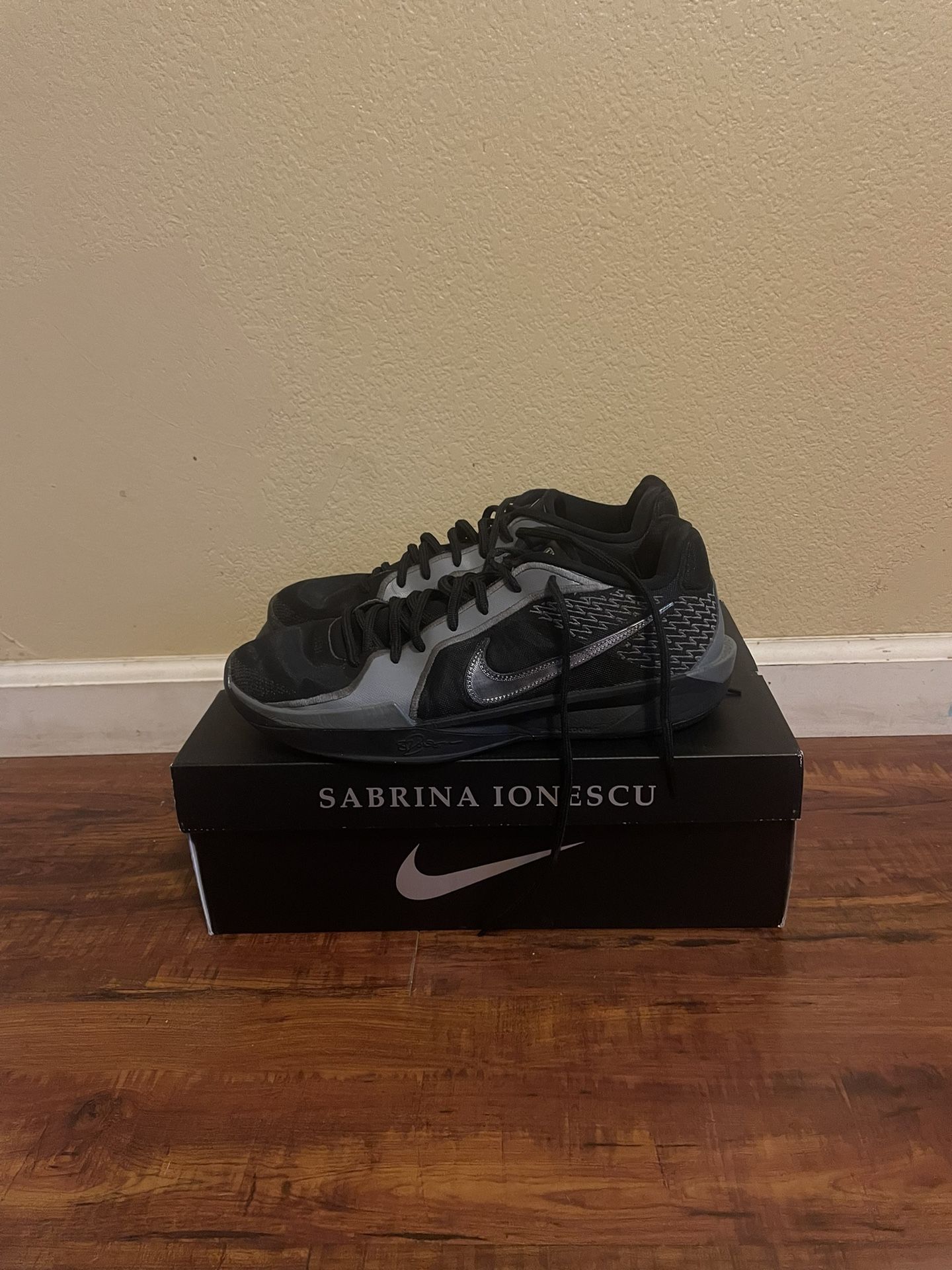 Nike Sabrina 2 Mirrored 