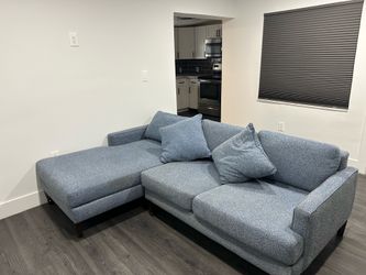 Blue sectional in great condition
