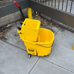 Mop bucket 