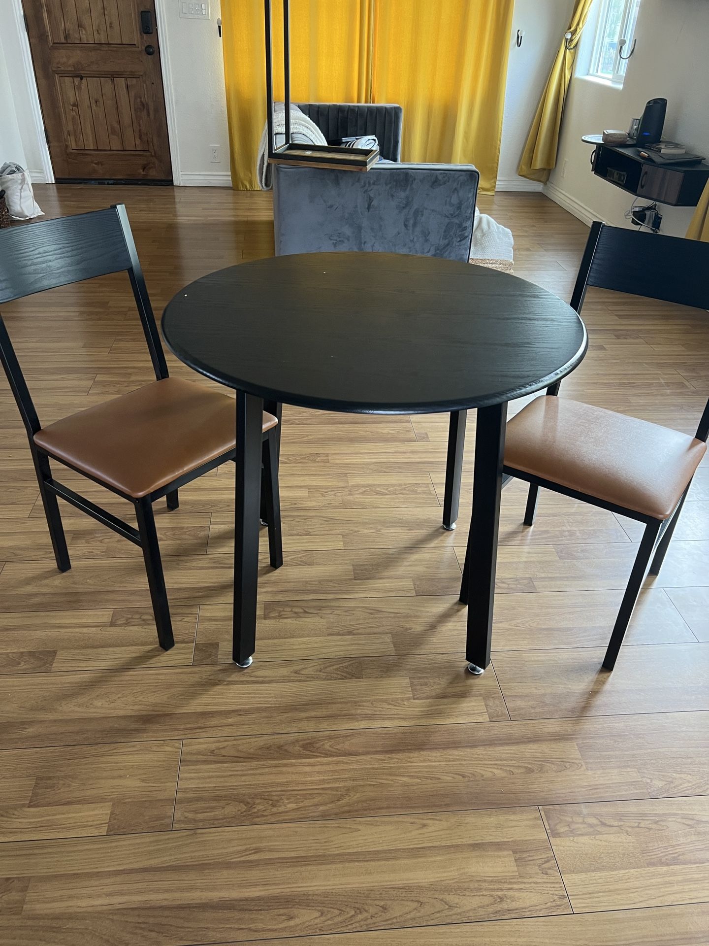 Black Round Breakfast Table With Chairs 