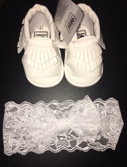 Baby girl moccasins w/headband gift set