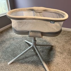 Halo Bassinet Soothing Swivel Sleeper 3.0
