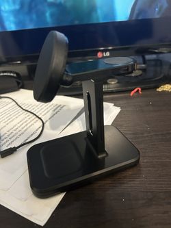 iPhone Charging Station With Iwatch And Apple Headphones