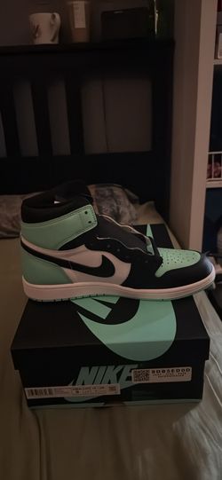 Jordan 1 Retro High OG Green Glow