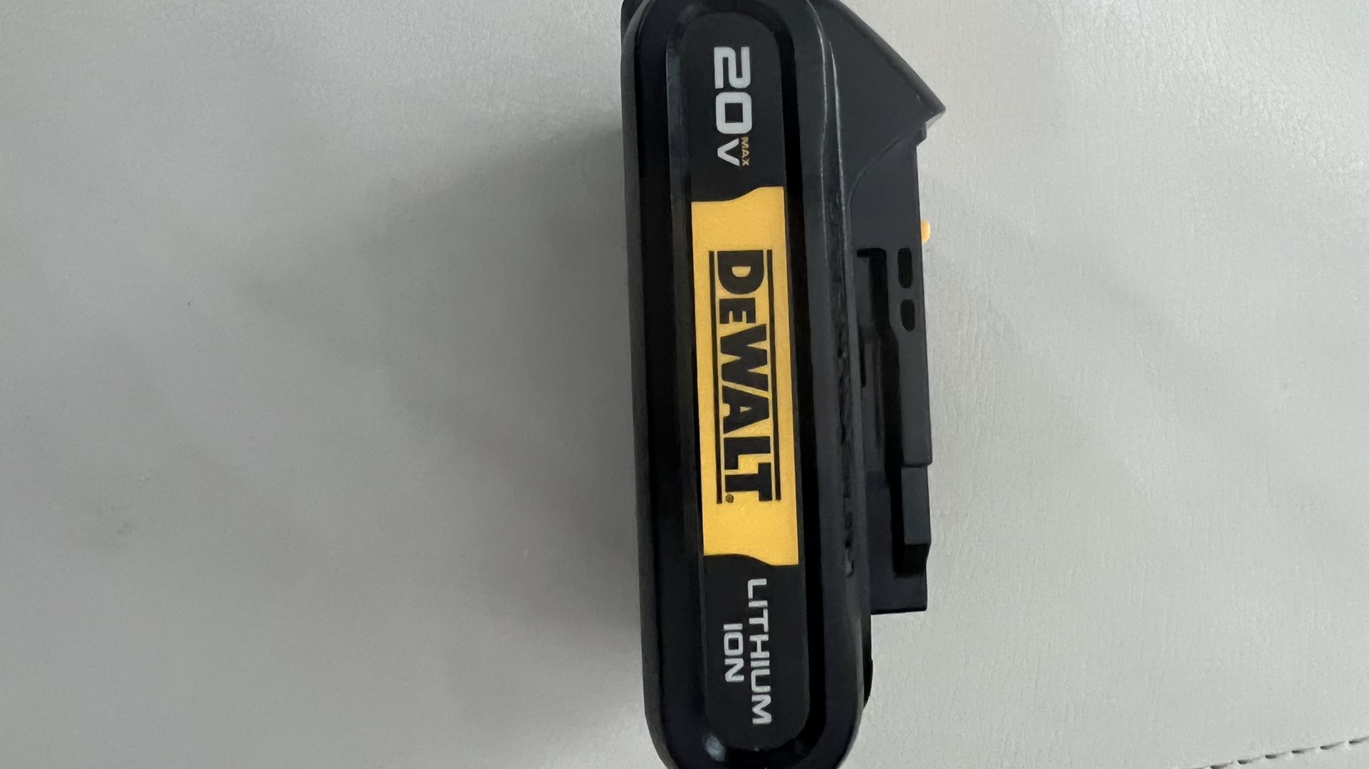 HOT SALE 🔥DEWALT 20-Volt MAX Compact Lithium-Ion 1.5Ah Battery Pack