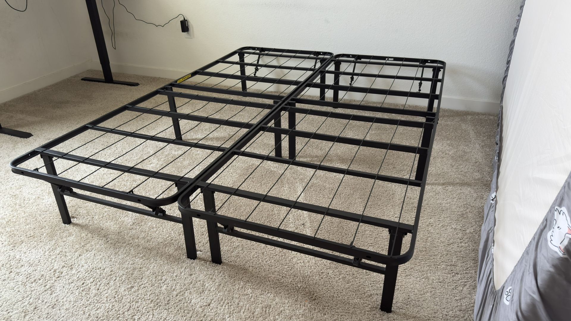 Full Size Foldable Bed frame 