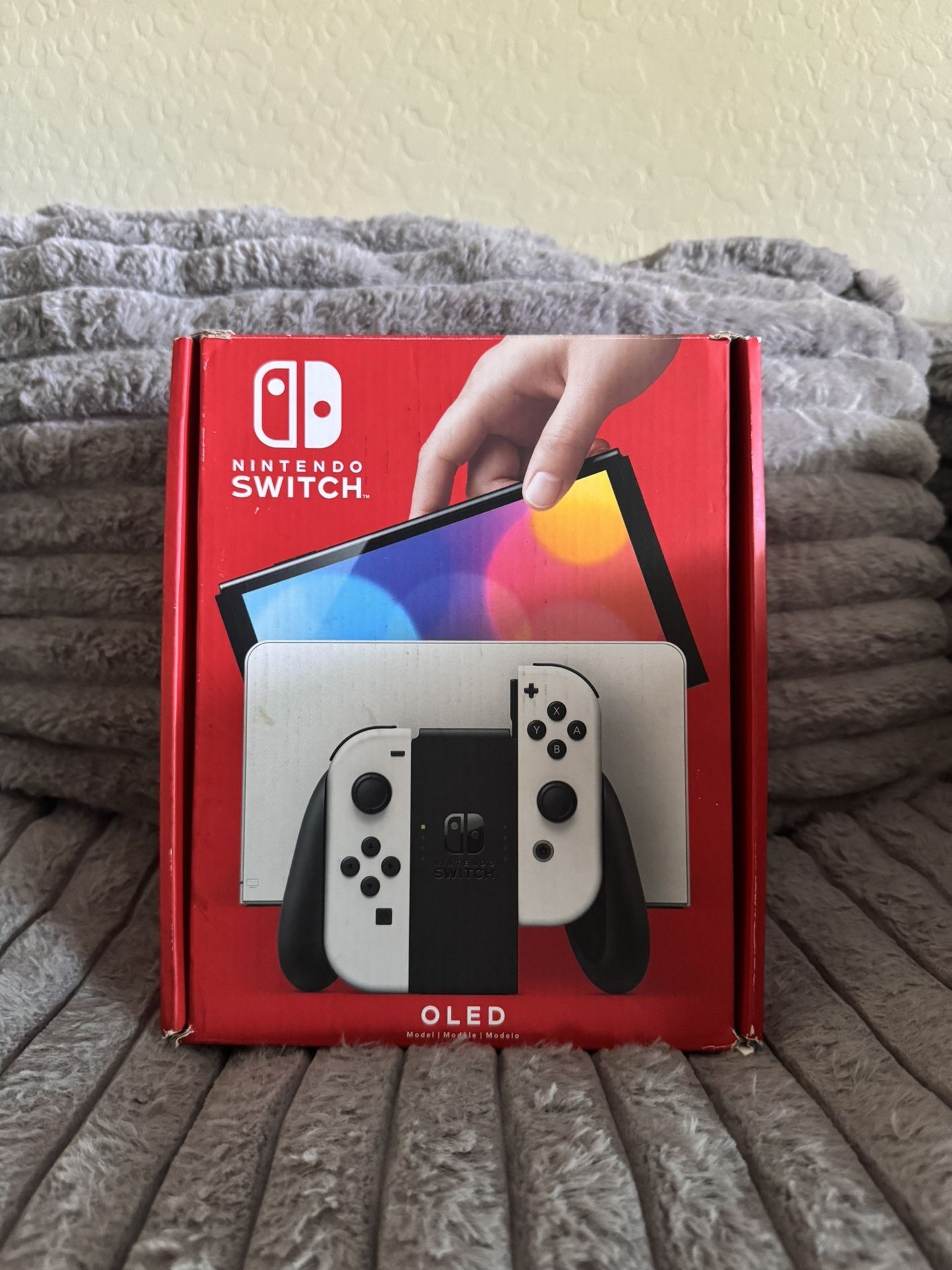 Nintendo switch + extra controllers