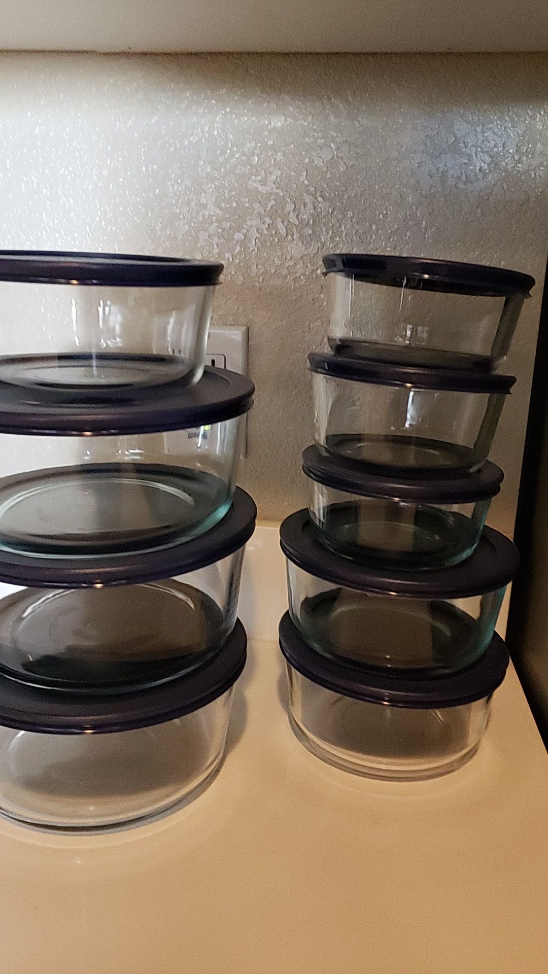 Pyrex food storage containers (set of 9)