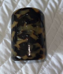 Tory burch Resin Cuff ( Bracelet) 