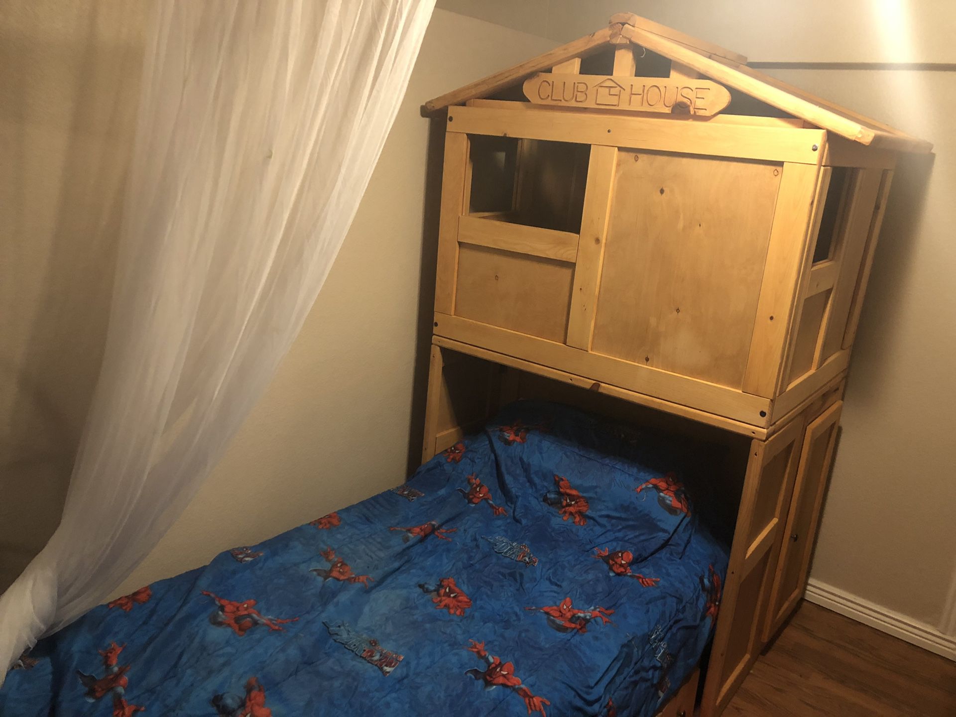Kids clubhouse bed