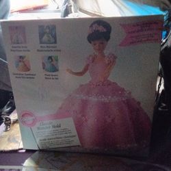 This is a Wilton Classic Wonder Mold doll cake pan set. 
It is designed to bake a 3-D doll-shaped cake (e.g., princess, bride, mermaid).
The set inclu
