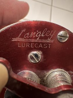 Vintage 1950s fishing reel