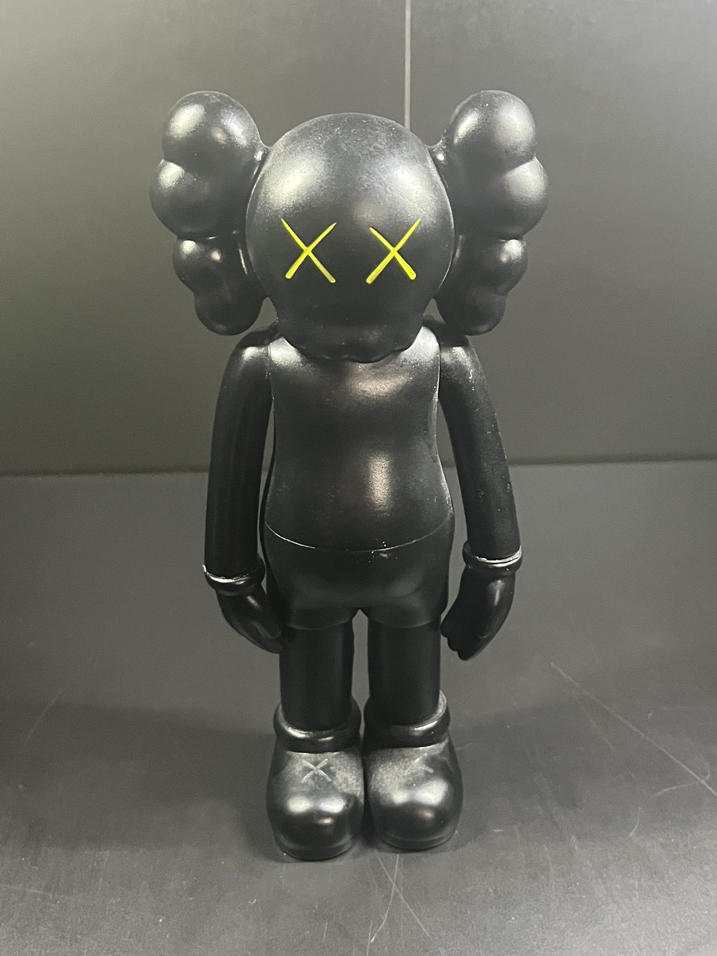 Kaws Statue