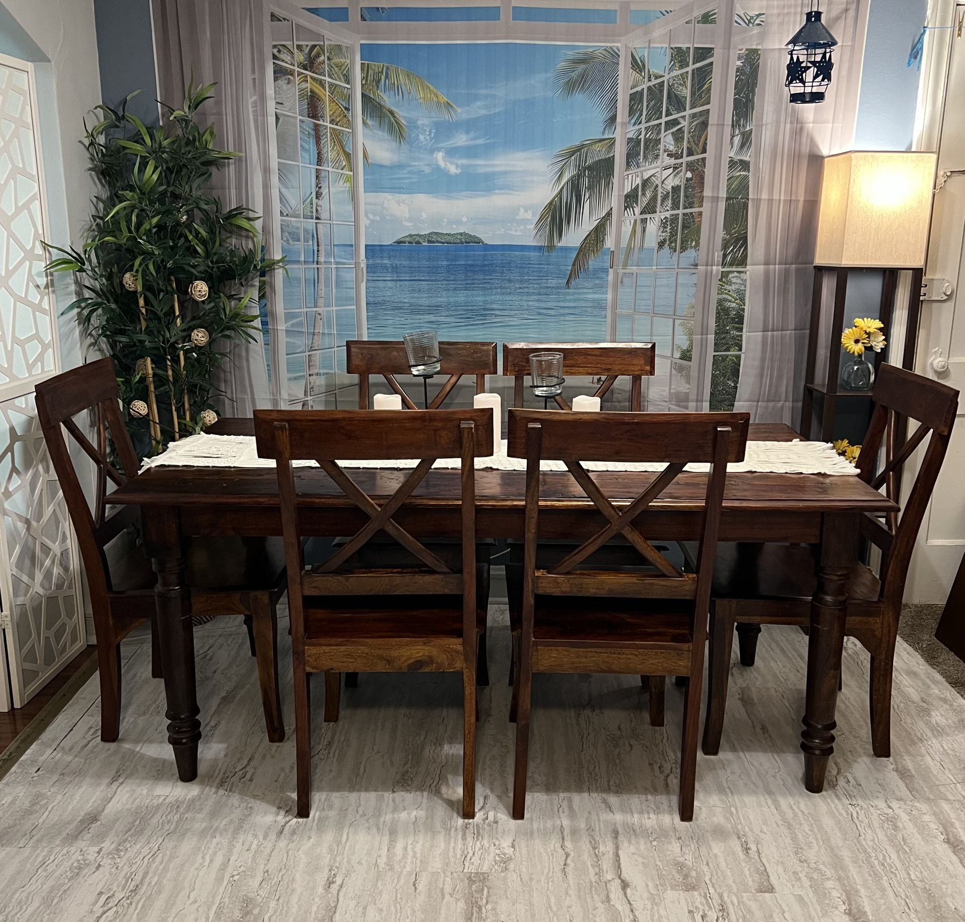  Beautiful Solid Dining Set Rustic Style Very Good Condition!! Table With 6 Chairs. I can Deliver 