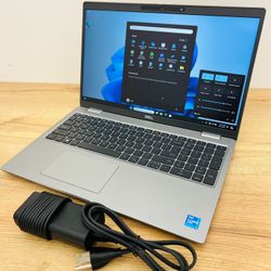 Dell 15.6” i5 vPro 11th Gen Quad Core Full HD touchscreen laptop / Windows 11 Pro / SSD / WiFi 6 AX /  Camera / HDMI / Thunderbolt / Backlit / Charger