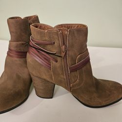 New brown ankle boots size womens 11