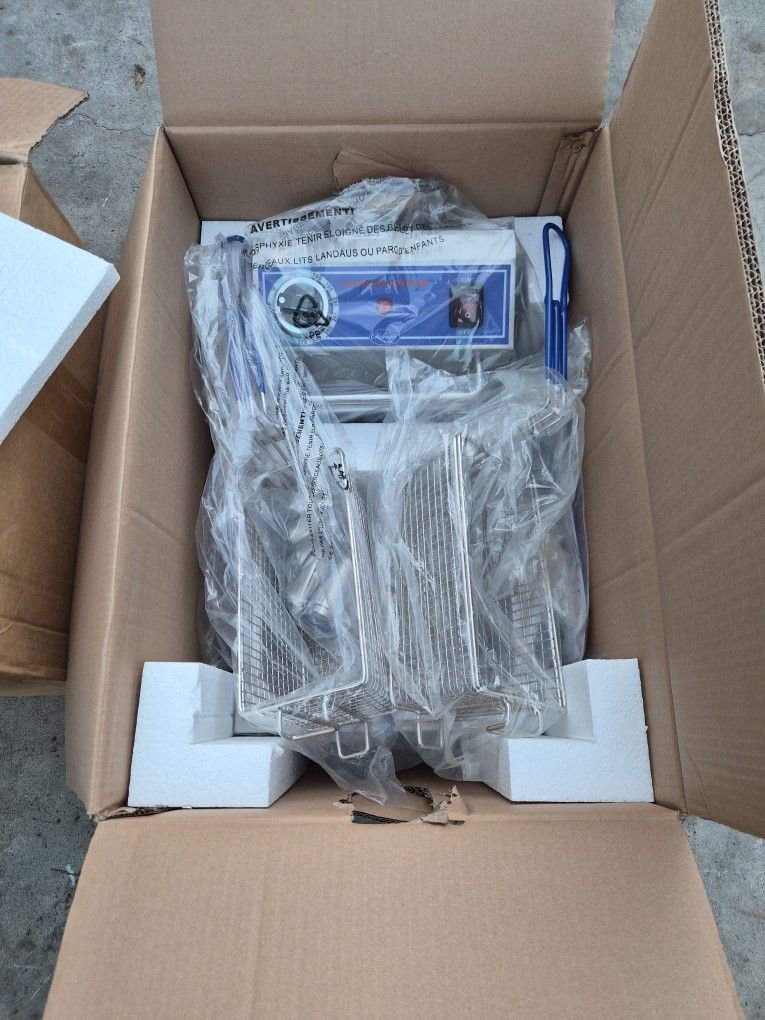 Deep Fryer Chefmate by Globe