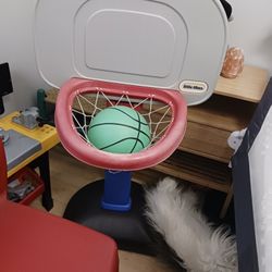 LITTLE TIKES TODDLERS HOOPS WITH BALL ADJUST TO SZ 10 FIRM