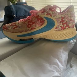 Basketball ball shoes