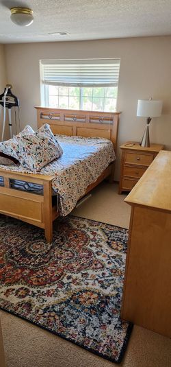 Solid maple 5 pc bedroom set