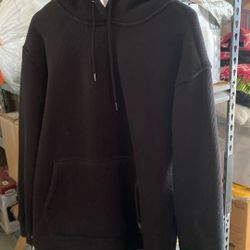 Sweater.               (Size M).    Women