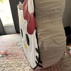 Hello Kitty Piñata