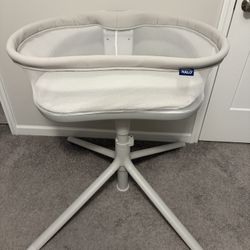 Halo Swivel Bassinet  