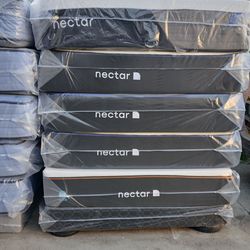 Nectar Mattress 

Nectar Mattress.    Nectar Premier Queen 13" - Medium Firm Gel Memory Foam Mattress 

Brand new Mattress 

Delivery available