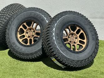 Set of 5 NEW 35” Jeep Wrangler Wheels Gladiator 5x127 Rims JK JL Goodyear Tires Sahara Rubicon 392