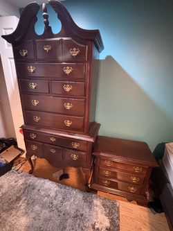 Bedroom set(no bed frame) MAKE OFFER, best offer takes it