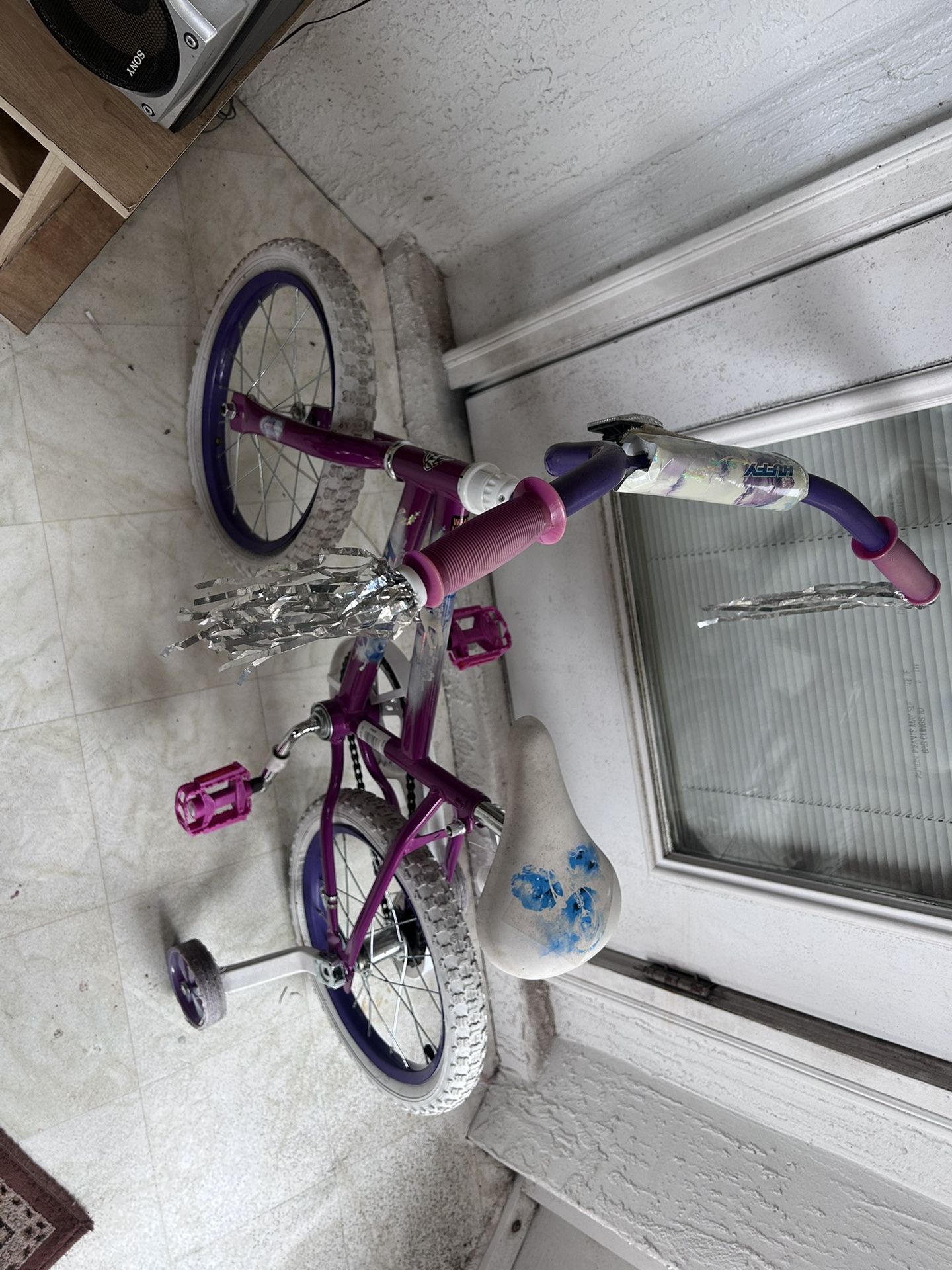 Bicycle with training wheels