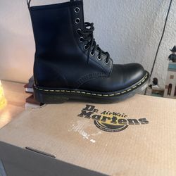 Dr. Marten 1460 Boots