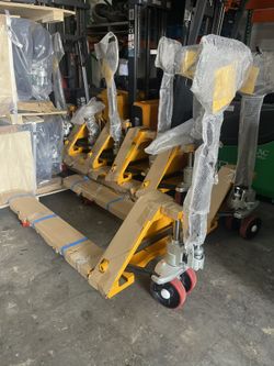 2022 Manual Pump Pallet Jack 5,500 Capacity 